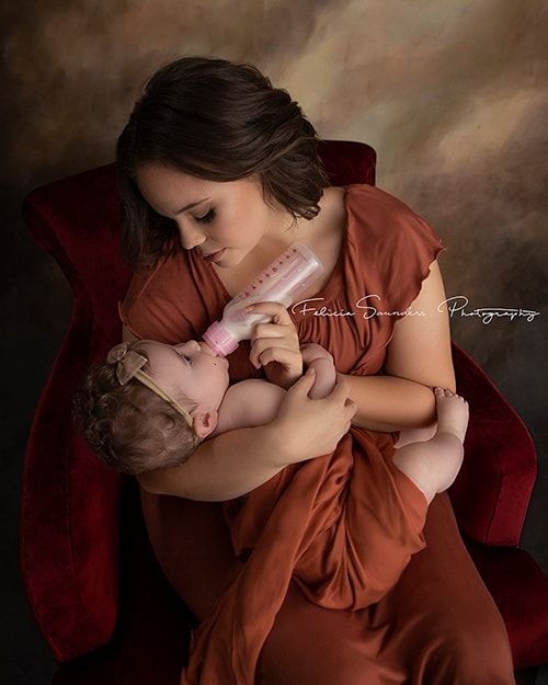 Viral Photo Celebrates Different Ways to Feed your Baby
