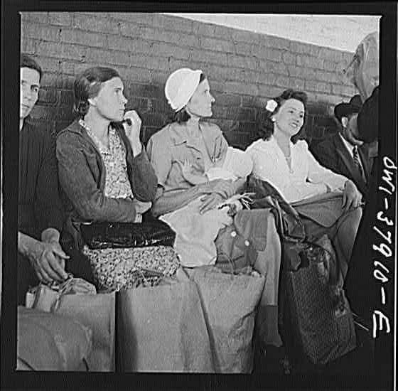 27 Amazing Old Images of Breastfeeding Throughout History