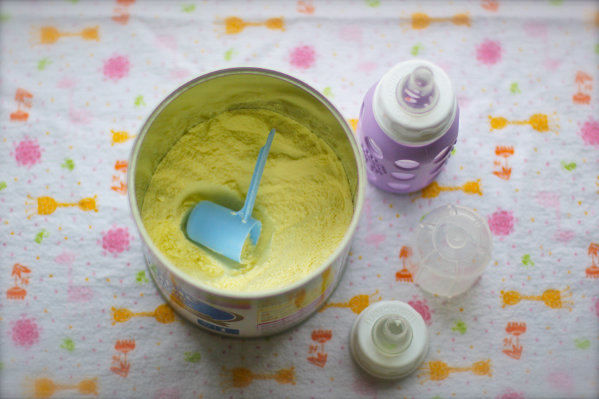 What You Need To Know About Supplementing Your Baby with Formula
