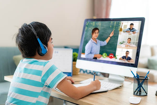 7 Summer Camp Alternatives for Kids of All Ages